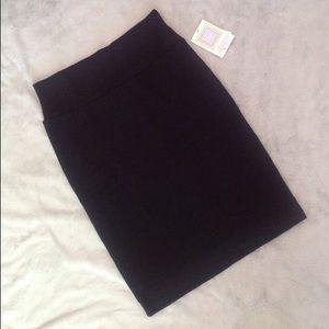LuLaRoe SOLID black Cassie